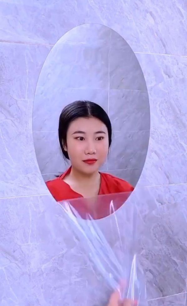 Oval Acrylic Mirror Wall Sticker – Stylish &amp; Easy-to-Apply Decor